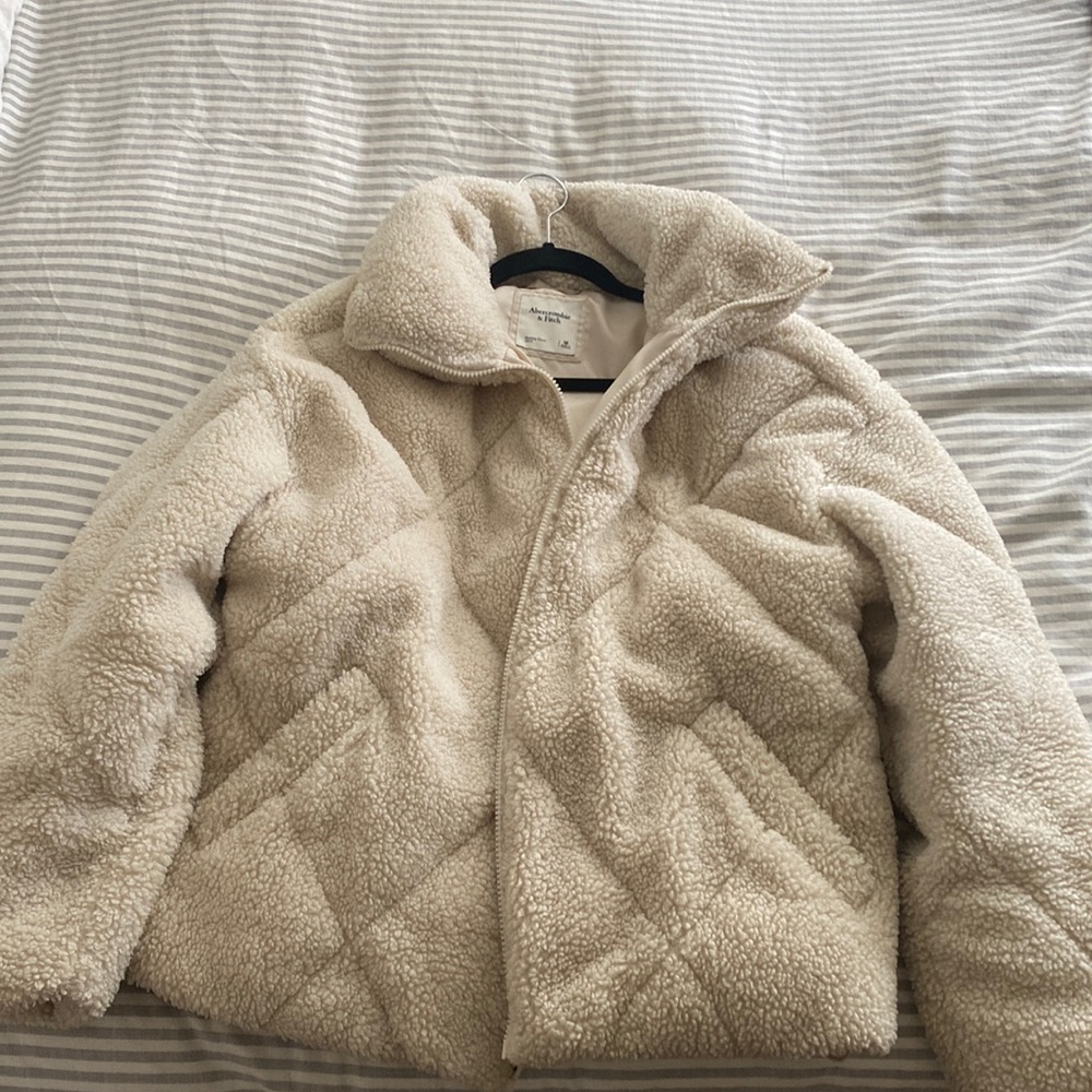 A&F oversized Sherpa qualities puffer